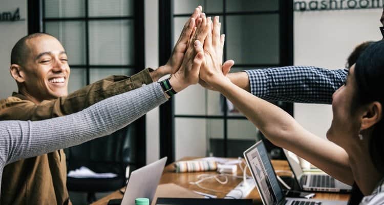 Mutlu Komşuluğun Sırrı: Profesyonel İletişim Yönetimi