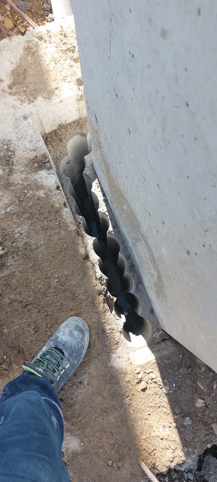 Kütahya Karot ile Beton Delme: Hassas ve Güvenli Delik Açma Sanatı